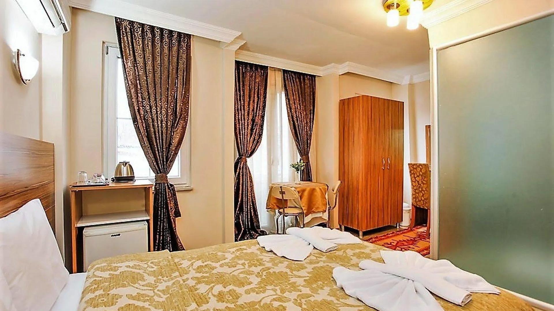 Casa Mia Hotel Стамбул